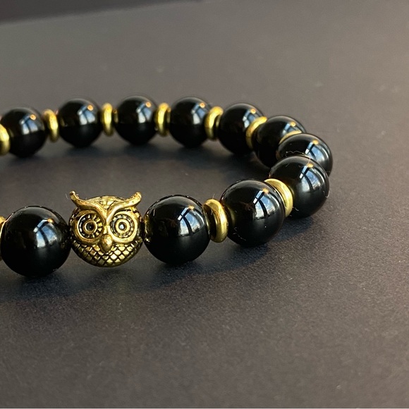 Onyx Stone Bracelet With Gold Owl Charm Detailed - Picture 7 of 7
